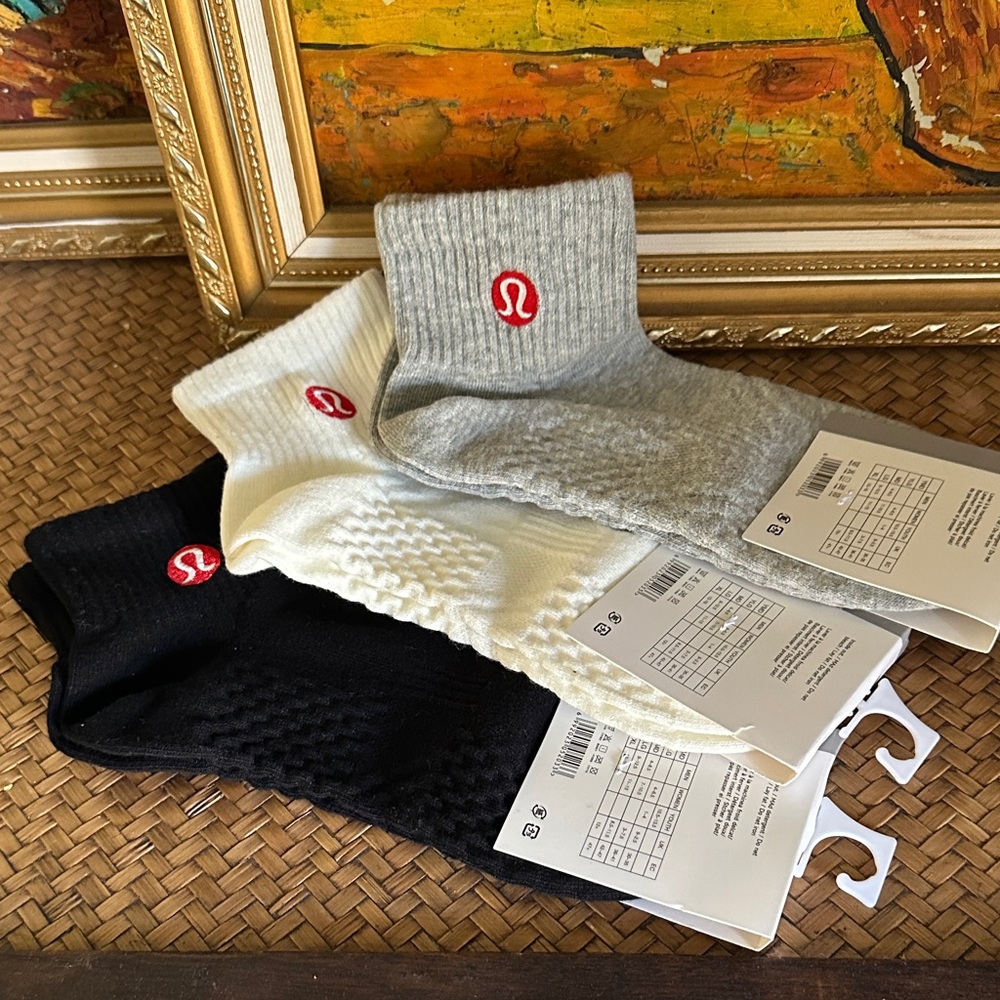 lululemon athletica Daily Stride Crew Socks - Black, White, Gray - Picture 2 of 4